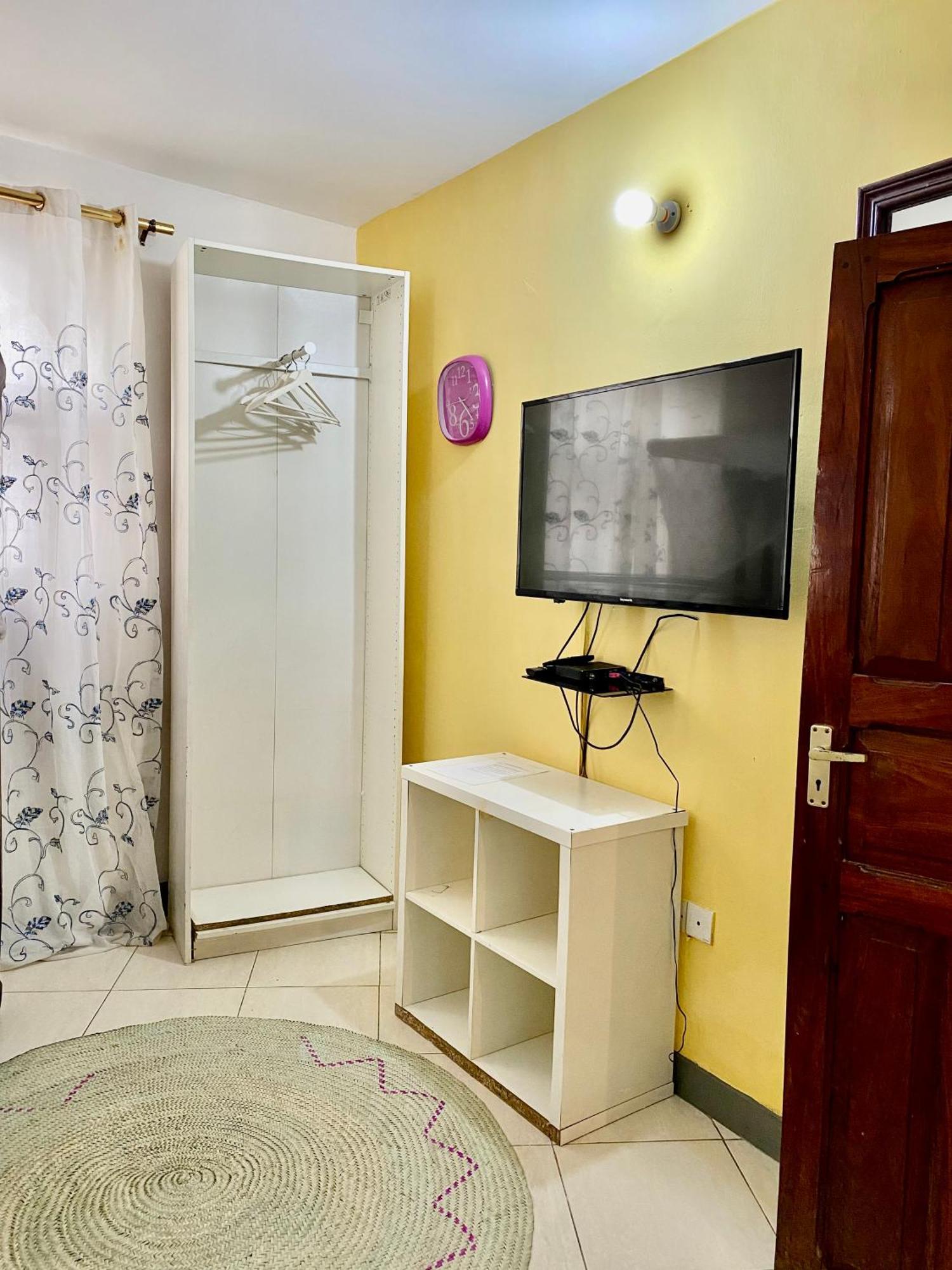 Kelele Square Bed and Breakfast Zanzibar Buitenkant foto
