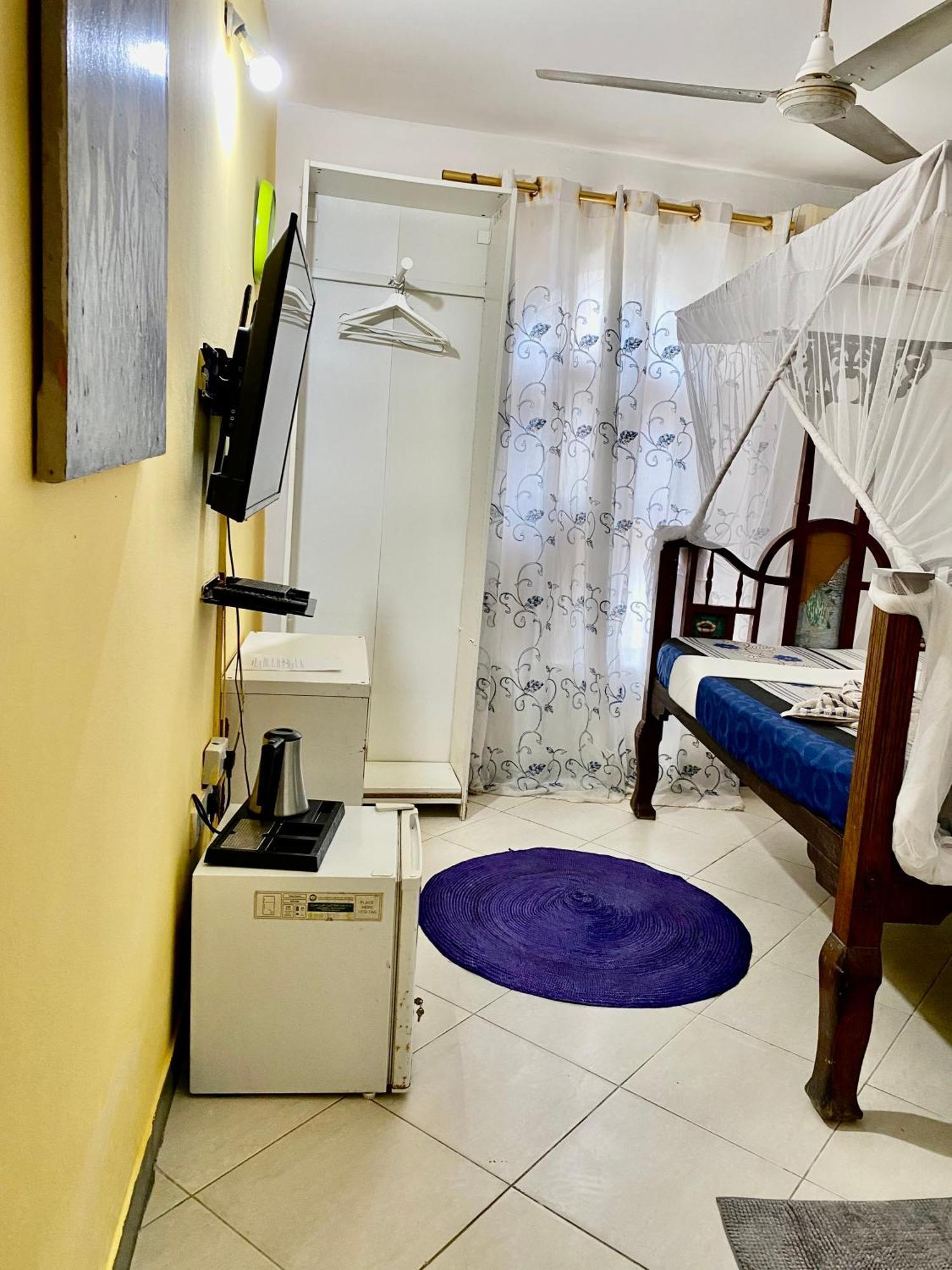 Kelele Square Bed and Breakfast Zanzibar Buitenkant foto
