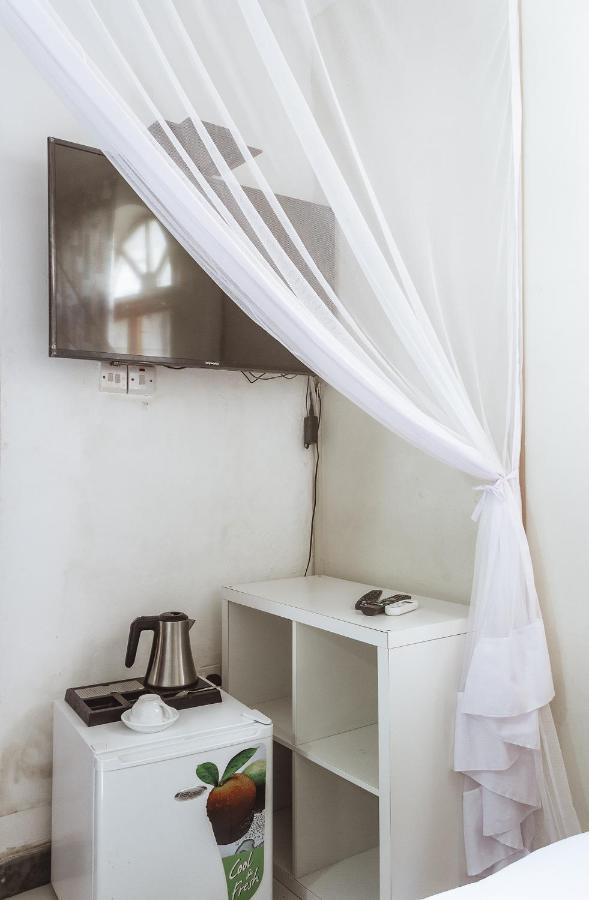 Kelele Square Bed and Breakfast Zanzibar Buitenkant foto