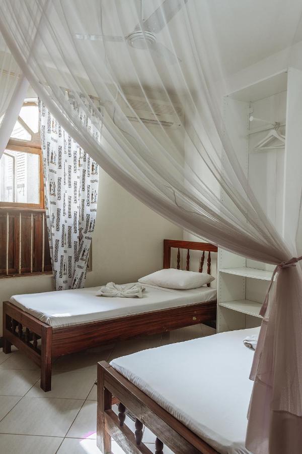 Kelele Square Bed and Breakfast Zanzibar Buitenkant foto