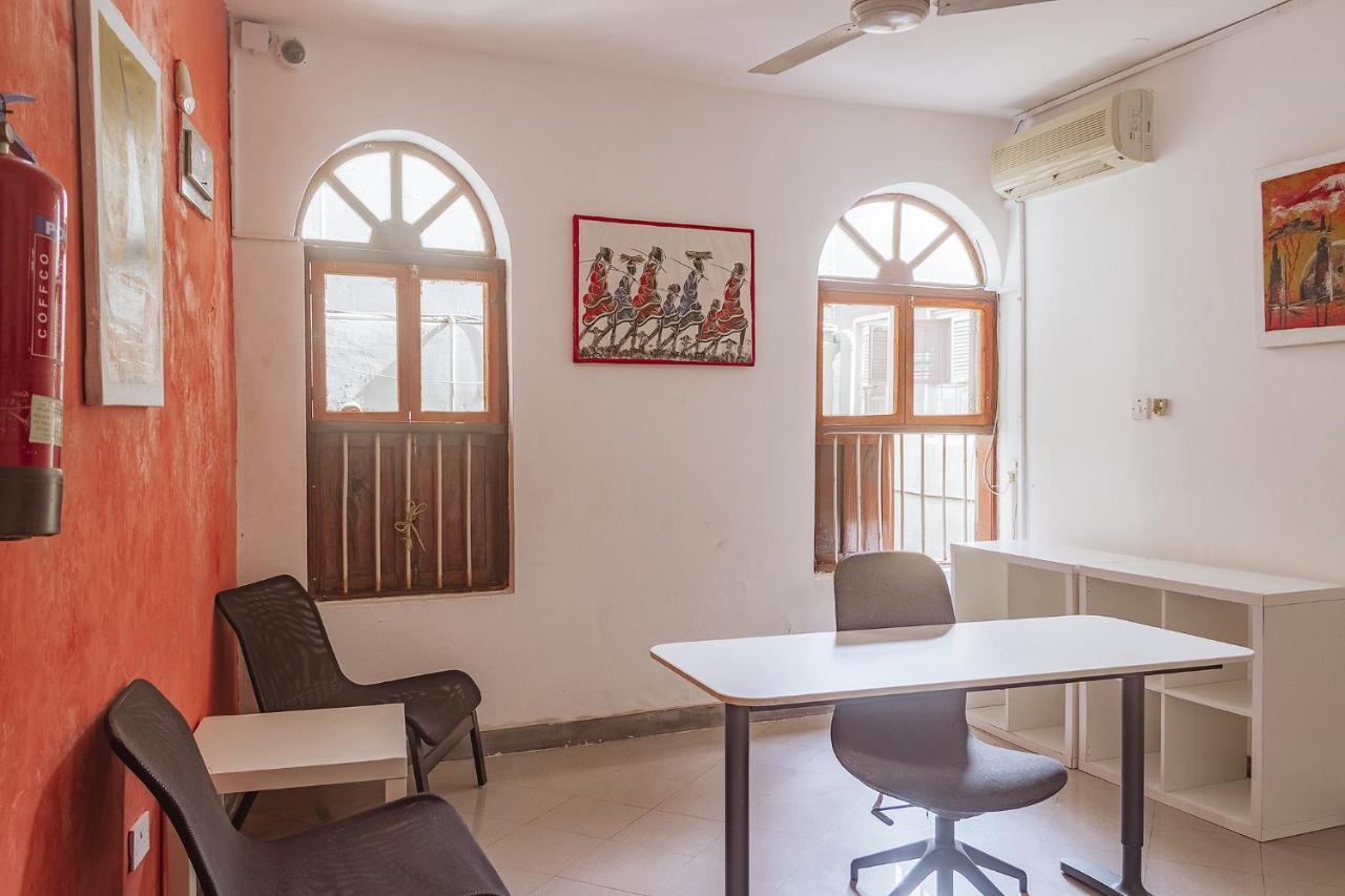 Kelele Square Bed and Breakfast Zanzibar Buitenkant foto